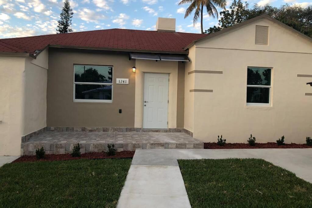 Your House In Miami Bagian luar foto